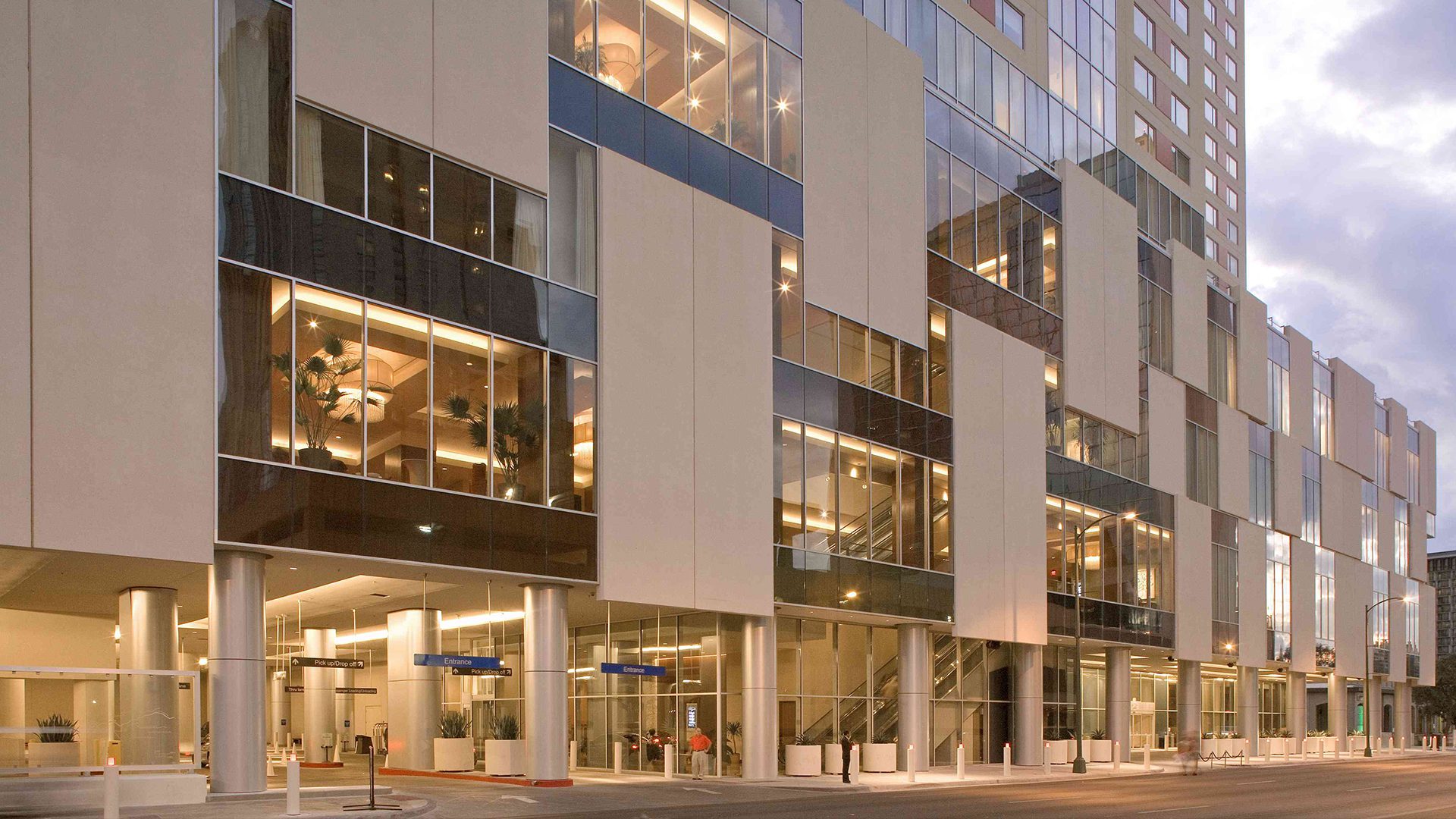 Grand Hyatt San Antonio Convention Center Hotel And Alteza Condominiums 
